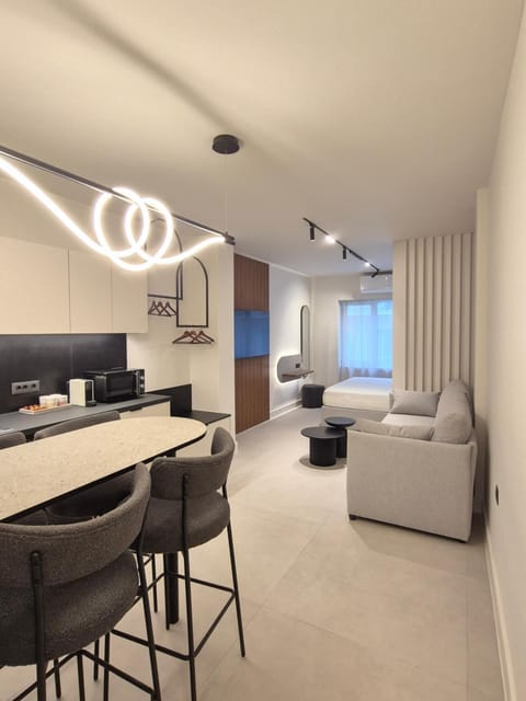 Living room, Seating area, Dining area, minibar