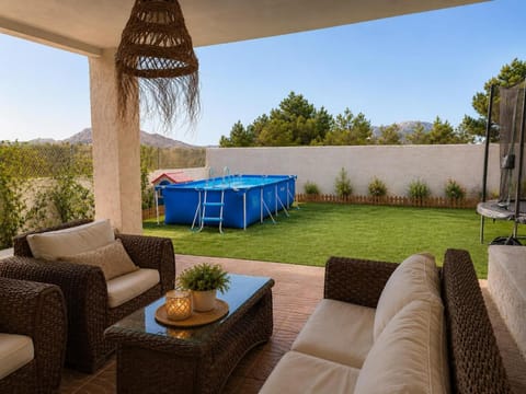 Garden, Swimming pool