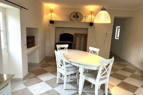 L’Atelier du Valet - Vigoux House in Centre-Val de Loire