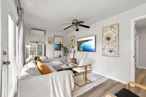 Entire Private Home with 4 Bedrooms 3 Bathrooms, King Bed, Big Yard, Prime Area, Ranch Style, Available Now House in La Mesa