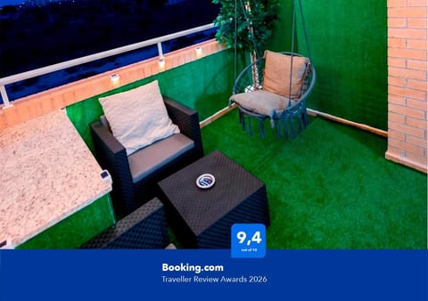 Patio, Day, Living room, Seating area
