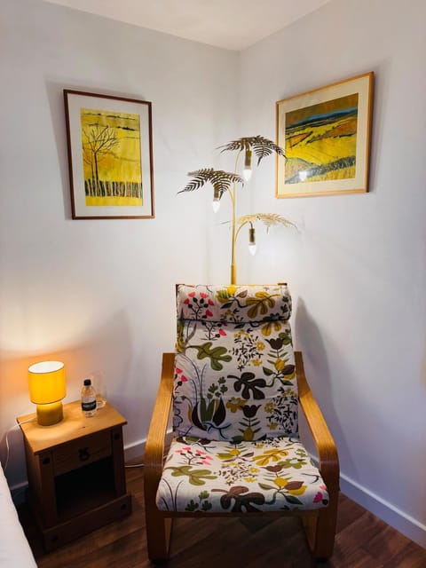 The Rural Woodside Cabin by MaisonPro Cabin in Stroud