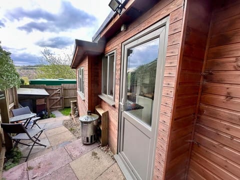 The Rural Woodside Cabin by MaisonPro Cabin in Stroud