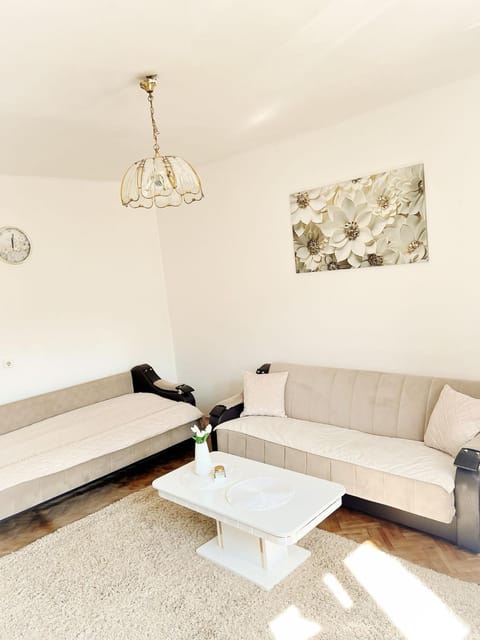 Home NP Apartments Apartment in Serbia