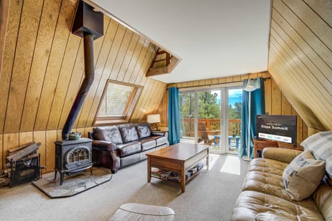 Slope Summit Rustic A-Frame Cabin w Scenic Views Cabin in Divide