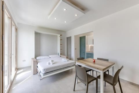 Bed, Living room, Photo of the whole room, Seating area, Dining area, Bedroom
