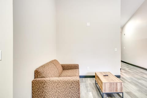 Walk to Shopping and Dining Port Huron Studio Apartment in Port Huron