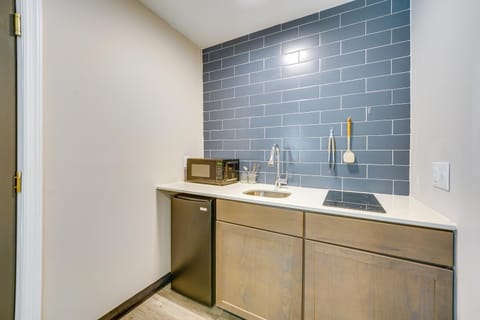 1 Mi to Beach Peaceful Port Huron Escape Apartment in Port Huron