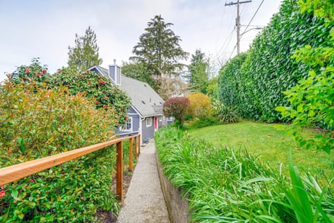 Walk to Beaches Waterfront Home in Port Orchard! House in Port Orchard