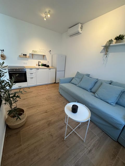 Apartmant SEASIDE - great location, 2 min from beach, sunny terrace Apartment in Šibenik-Knin County, Croatia