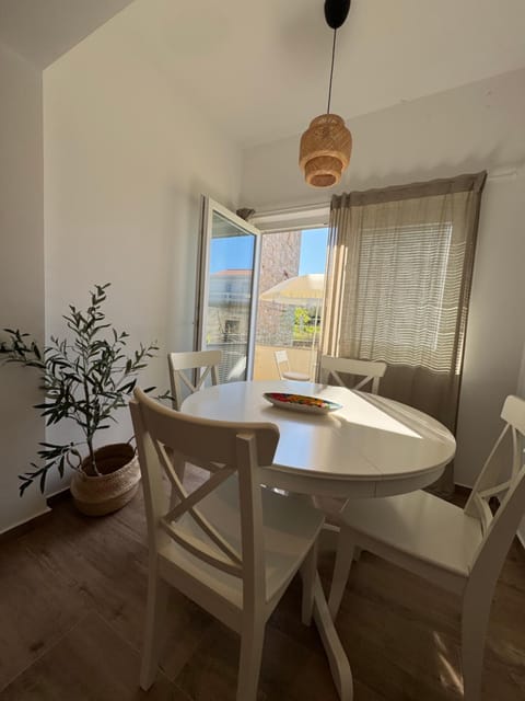 Apartmant SEASIDE - great location, 2 min from beach, sunny terrace Apartment in Šibenik-Knin County, Croatia