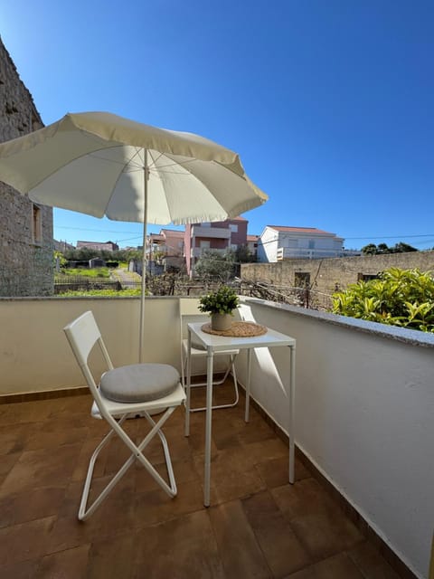 Apartmant SEASIDE - great location, 2 min from beach, sunny terrace Apartment in Šibenik-Knin County, Croatia
