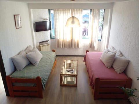 Communal lounge/ TV room, Bed, TV and multimedia, Living room