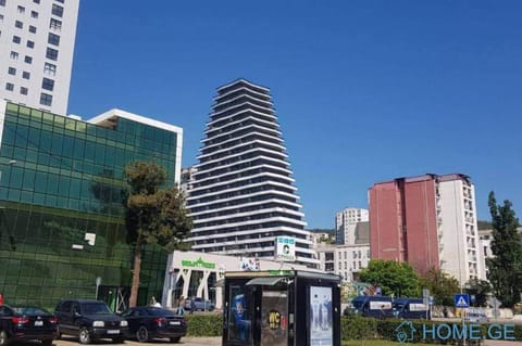 Property building, Day, City view, Location
