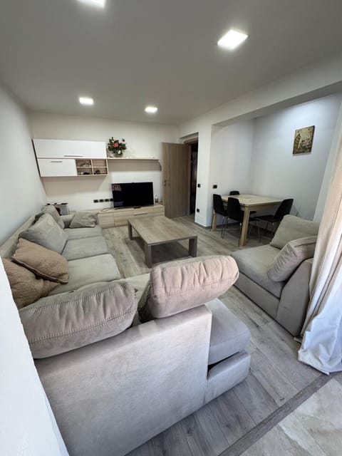 TV and multimedia, Living room, Seating area, pet friendly