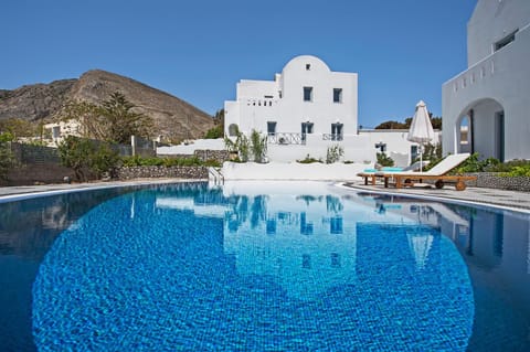 Property building, Day, Natural landscape, Mountain view, Pool view, Sea view, Swimming pool, sunbed