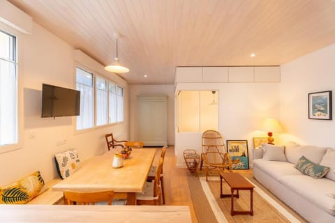 Living room, Dining area, Bedroom