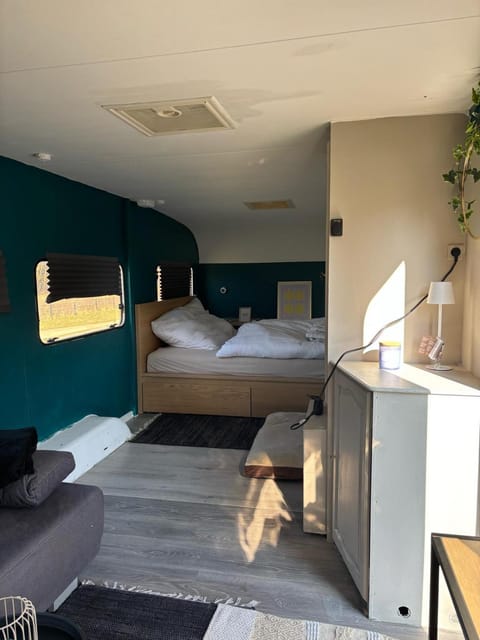 Wohnwagen auf Tierschutz Landhof inmitten der Natur Campground/
RV Resort in Lubeck