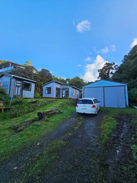Property building, Natural landscape, Parking