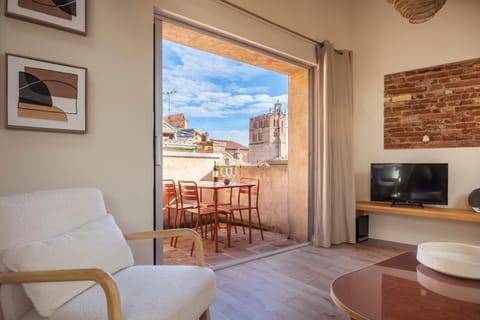 Patio, Balcony/Terrace, City view, Landmark view