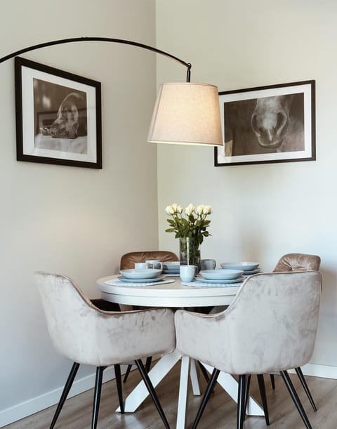 Living room, Decorative detail, Seating area