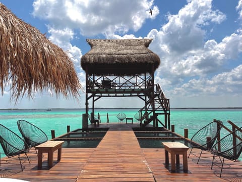 Restaurant/places to eat, Natural landscape, Lake view