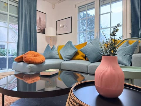 Beautiful house with garden, game, gym, terrace&parking Apartment in Strassen