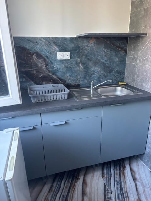 Home stay Private studio Apartment in Massy