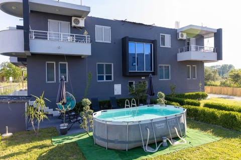 Property building, Day, Garden, Garden view