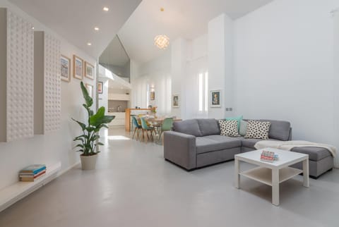 Living room, Photo of the whole room, Seating area