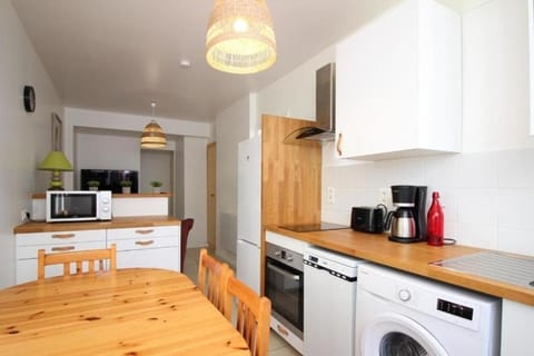 Appartement T2- wifi - RDC à 300M des thermes - La villa blanche Apartment in Auvergne-Rhône-Alpes