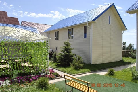 Property building, Day, Garden