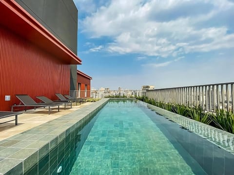 Toilet, Solarium, Kitchen or kitchenette, Pool view, Swimming pool, Swimming pool