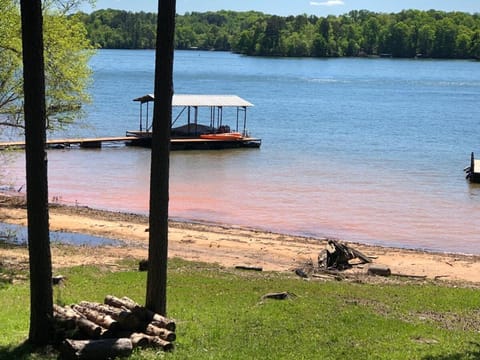 Lakehouse Sunset Beach 3BD,1BA House in Lake Hartwell