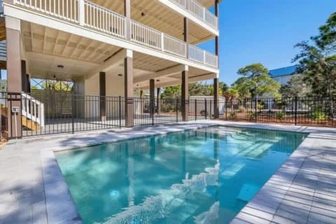 Pelican Point- New construction- Sleeps 11- Pool House in Saint George Island