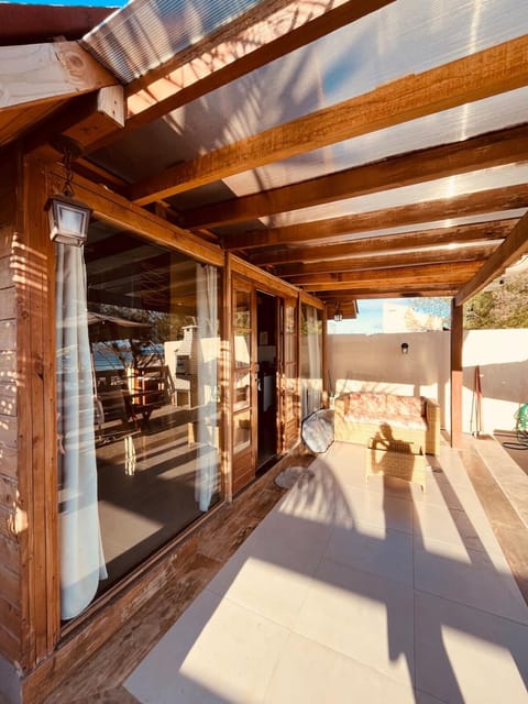 Patio, Day, Balcony/Terrace