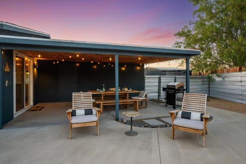 Patio, BBQ facilities, BBQ facilities, Balcony/Terrace, Seating area, Dining area, sunbed