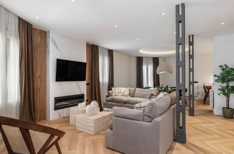 TV and multimedia, Living room, Seating area