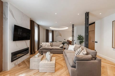 TV and multimedia, Living room, Seating area