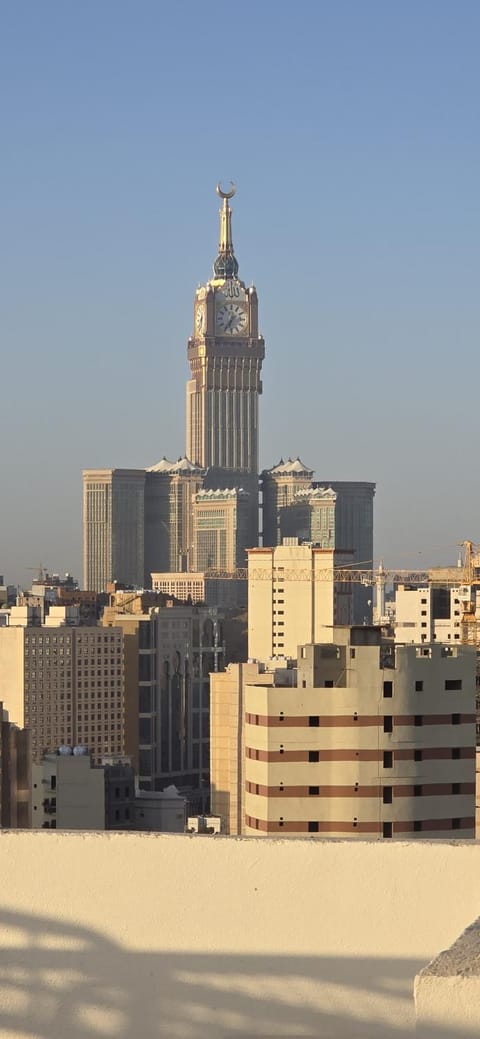 Property building, Day, City view