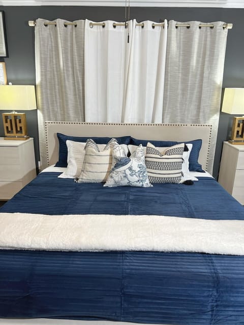 Family Retreat Prime Location in Decatur House in Decatur