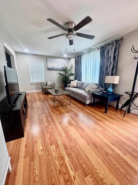 Family Comfort with Graceful Stays House in Decatur