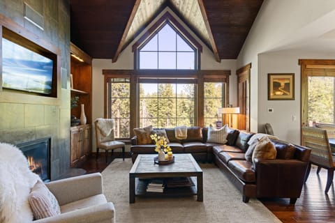 Living room, Mountain view