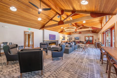 Communal lounge/ TV room