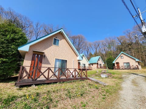 Property building, Day, Garden, pet friendly