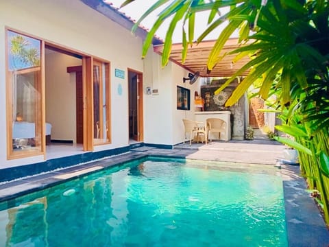 Property building, Garden view, Pool view, Swimming pool