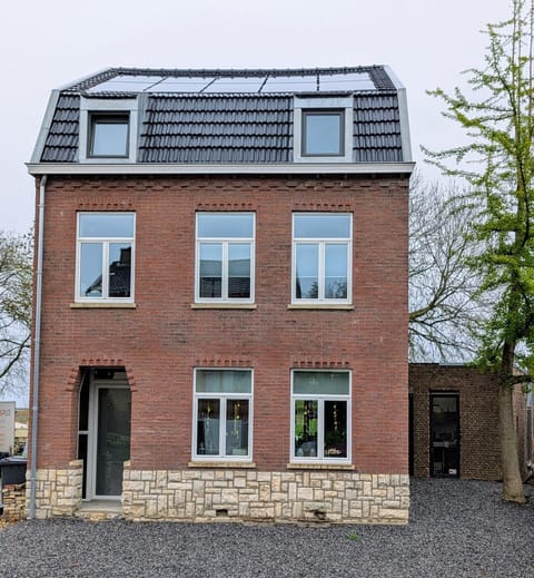 Property building, Day