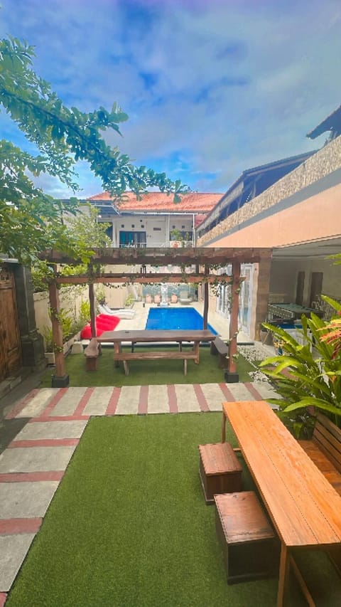 Property building, Garden view, Pool view, Swimming pool, sunbed