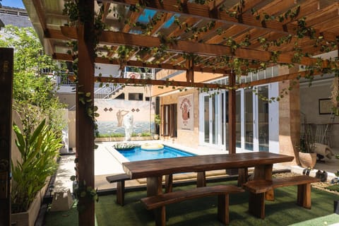 Dining area, Pool view, Swimming pool