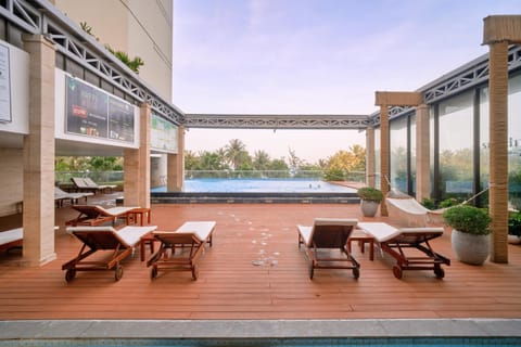 Natural landscape, View (from property/room), Swimming pool, sunbed